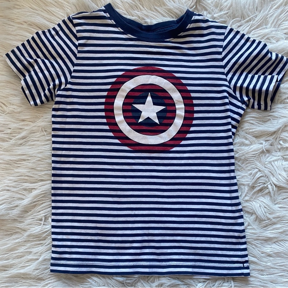 Hana Andersson size 6/7 marvel Captain America T-shirt.